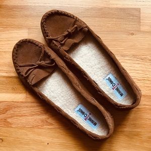 Minnetonka women’s moccasins size 11